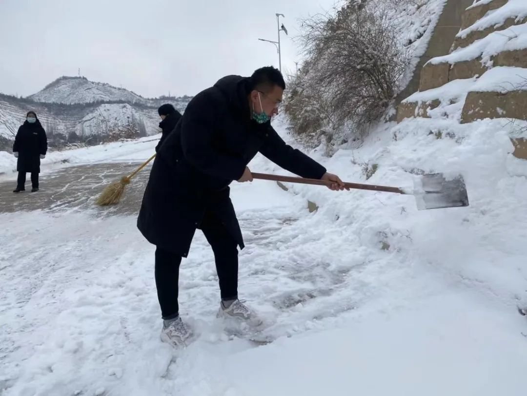 新春佳节的温暖守护 | J9集团以行动书写责任，拾金不昧照亮人心